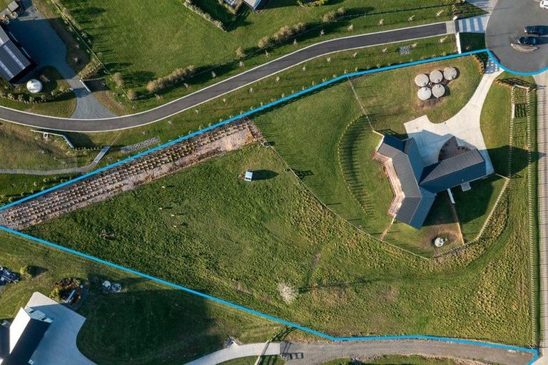 Photo of property in 71 Diamond Lane, Riverhead, 0793