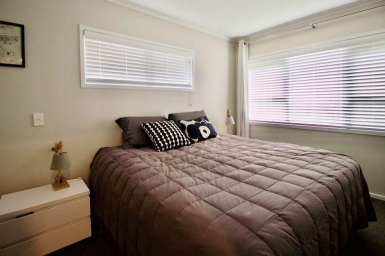 Photo of property in 2a Taipari Road, Te Atatu Peninsula, Auckland, 0610