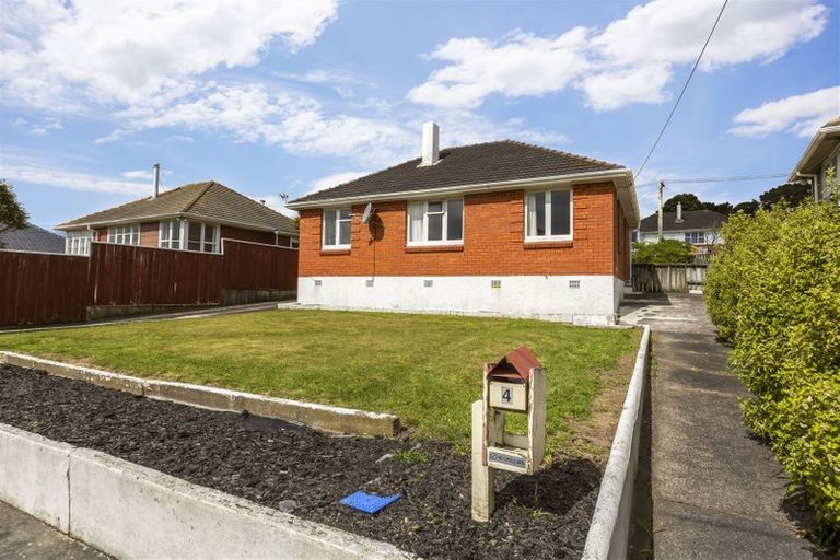Photo of property in 4 Brown Grove, Ranui, Porirua, 5024