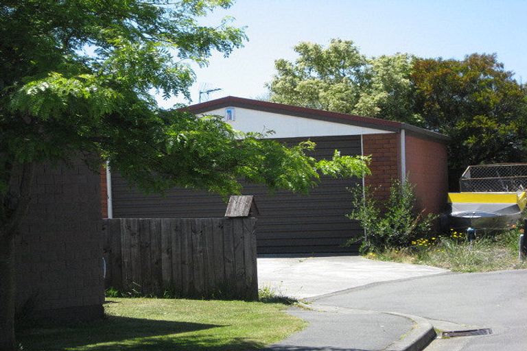 Photo of property in 11 Aberfoyle Place, Parklands, Christchurch, 8083