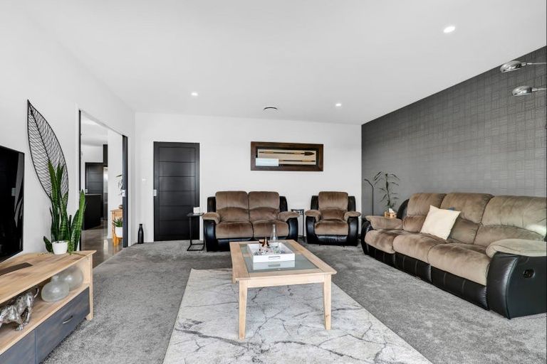 Photo of property in 4 Cessna Lane, Glen Avon, New Plymouth, 4312