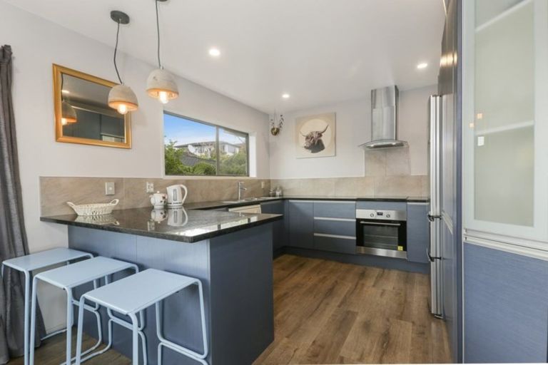 Photo of property in 12 Cyclades Place, Shelly Park, Auckland, 2014