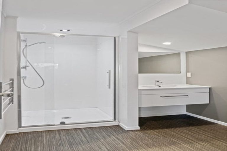 Photo of property in 1291 Whangaparaoa Road, Army Bay, Whangaparaoa, 0930