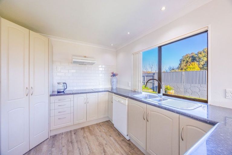 Photo of property in 49a Meeanee Road, Taradale, Napier, 4112