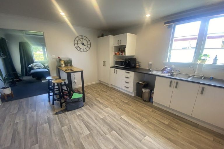 Photo of property in 12 Mccaughan Street, Browns, Winton, 9781