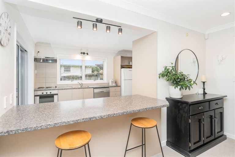 Photo of property in 24 Splitt Avenue, Glenview, Hamilton, 3206