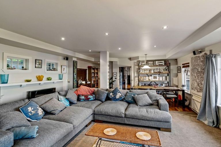 Photo of property in 28 Main Road, Mount Pleasant, Christchurch, 8081