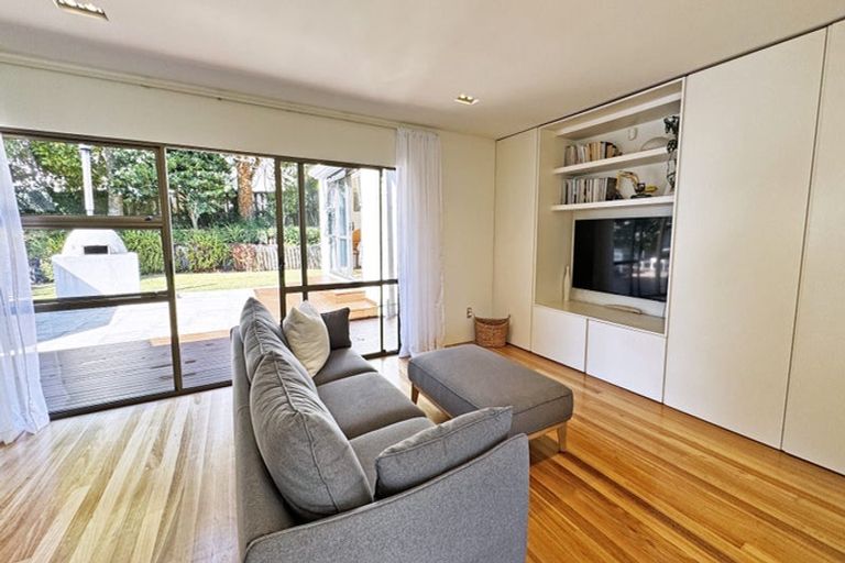 Photo of property in 26 Harper Street, Chatswood, Auckland, 0626