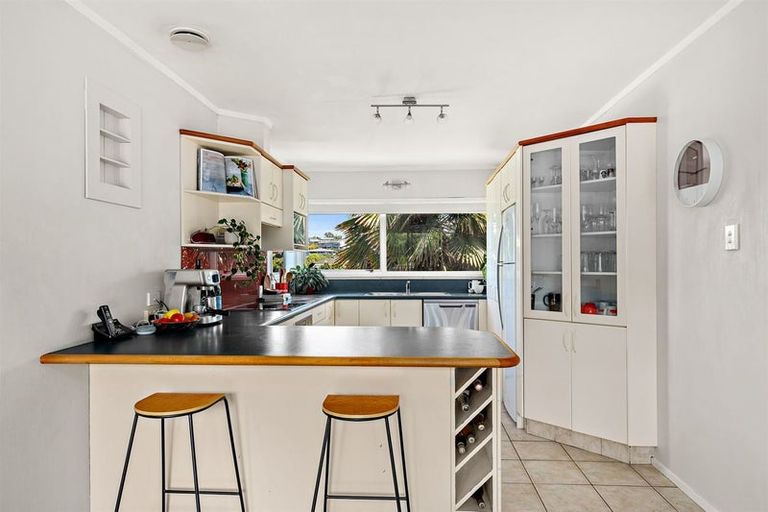 Photo of property in 22 Coromandel Crescent, Mairangi Bay, Auckland, 0630