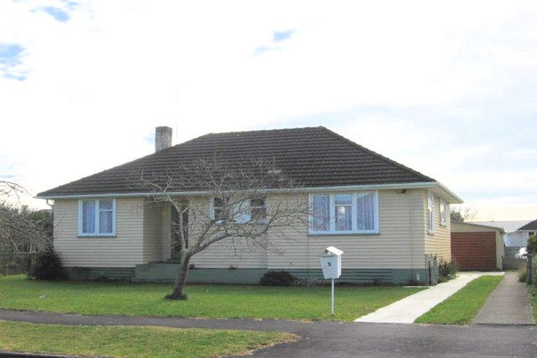 Photo of property in 5 Douglas Crescent, Fairfield, Hamilton, 3214