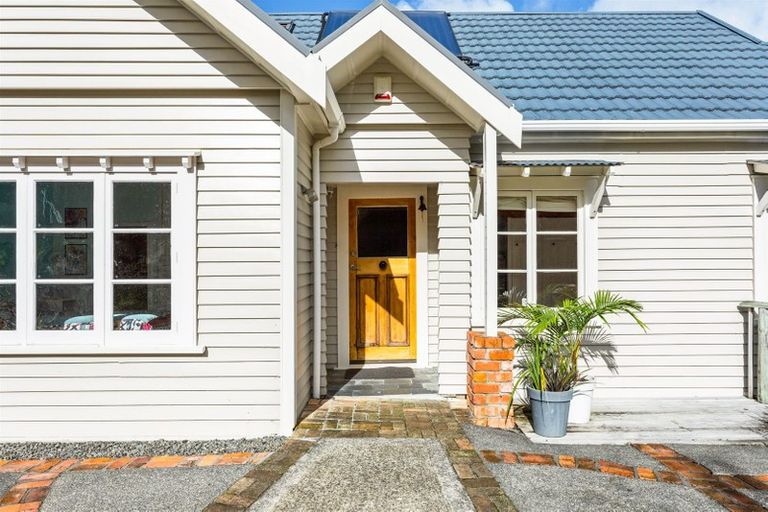 Photo of property in 71 Coulter Road, Henderson Valley, Auckland, 0614