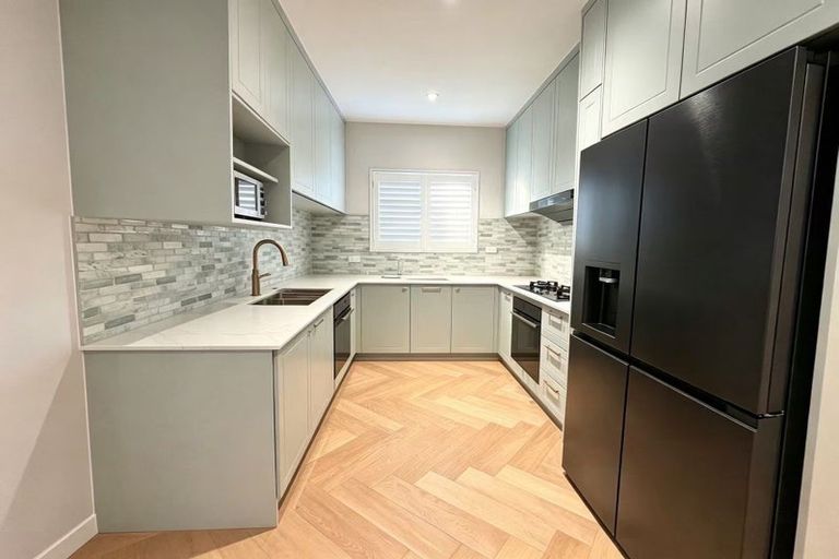 Photo of property in 95a Oreil Avenue, West Harbour, Auckland, 0618