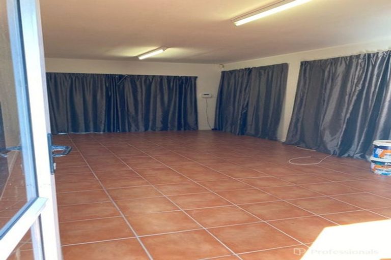 Photo of property in 4 Waimahia Avenue, Weymouth, Auckland, 2103
