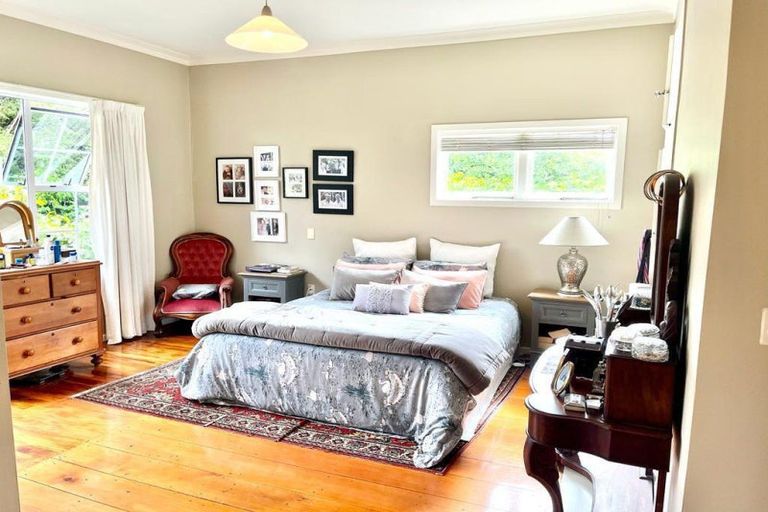 Photo of property in 11 Pendarves Street, New Plymouth, 4310