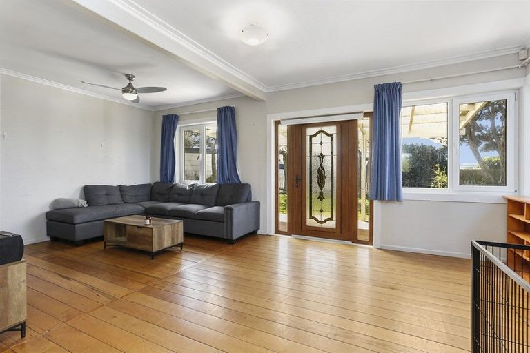 Photo of property in 43 Vipond Road, Stanmore Bay, Whangaparaoa, 0932