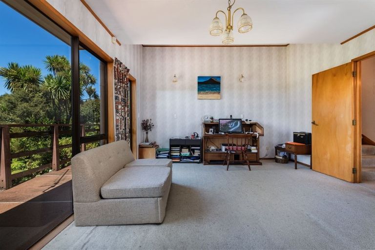 Photo of property in 1010 Scenic Drive North, Swanson, Auckland, 0816