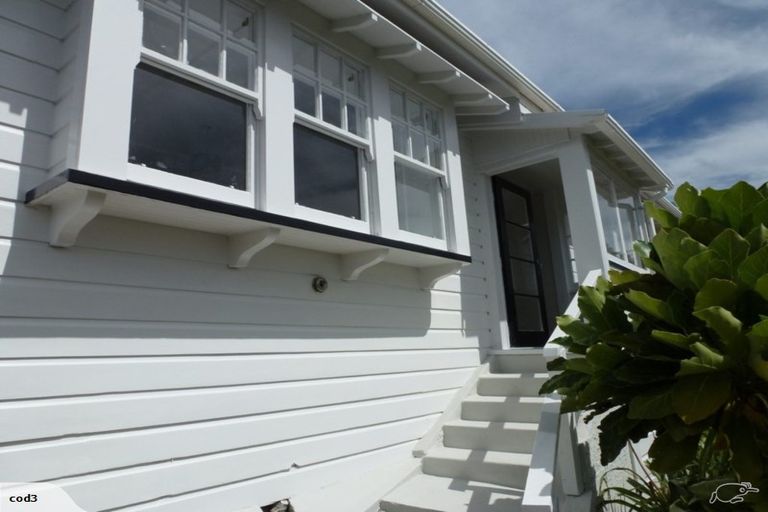 Photo of property in 5a Grove Road, Kelburn, Wellington, 6012