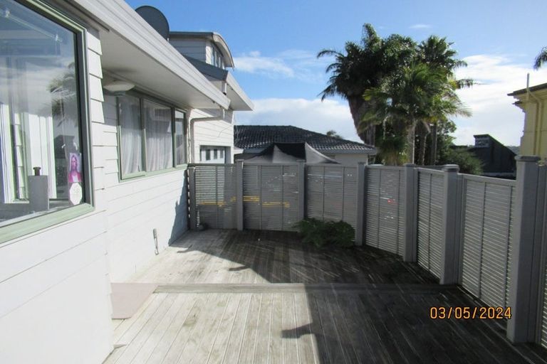Photo of property in 53 Knights Road, Rothesay Bay, Auckland, 0630
