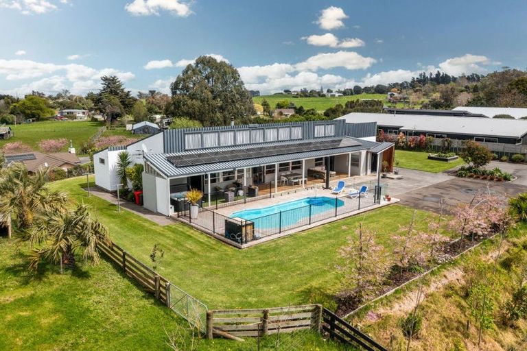 Photo of property in 22 Pickwick Road, Otamatea, Wanganui, 4571