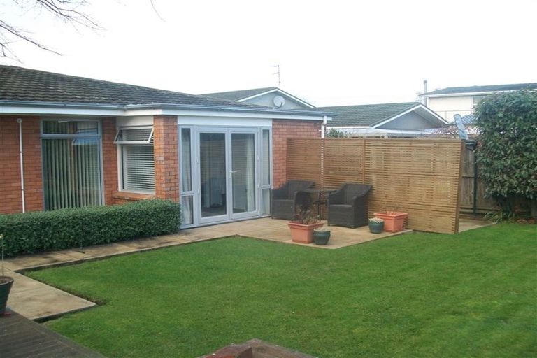 Photo of property in 27 Hartford Street, Burnside, Christchurch, 8053