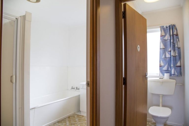 Photo of property in 5 Tiber Road, Forrest Hill, Auckland, 0620