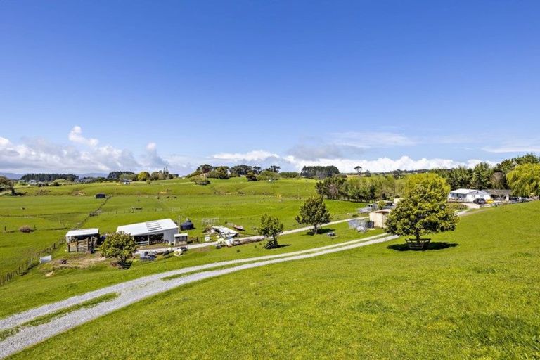 Photo of property in 141 Karioitahi Road, Waiuku, 2683