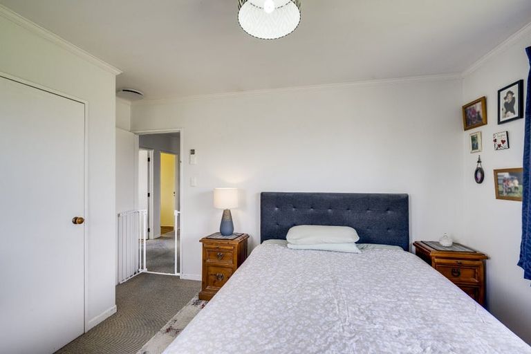 Photo of property in 32 Skerrett Crescent, Tamatea, Napier, 4112