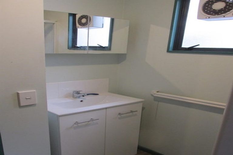 Photo of property in 4/74 Hansons Lane, Upper Riccarton, Christchurch, 8041