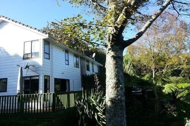Photo of property in 2/51 Singers Road, Korokoro, Lower Hutt, 5012