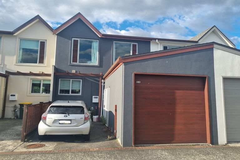 Photo of property in 9b Clearwater Cove, West Harbour, Auckland, 0618