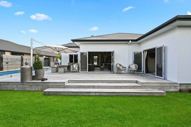 Photo of property in 94 Rototuna Road, Rototuna, Hamilton, 3210