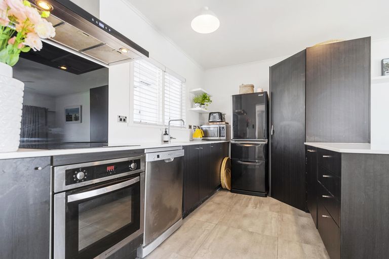 Photo of property in 1/10 Ron Keat Drive, Papakura, 2110