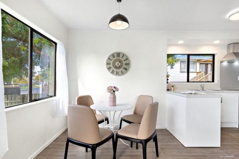 Photo of property in 22 Seaward Place, Wattle Downs, Auckland, 2103