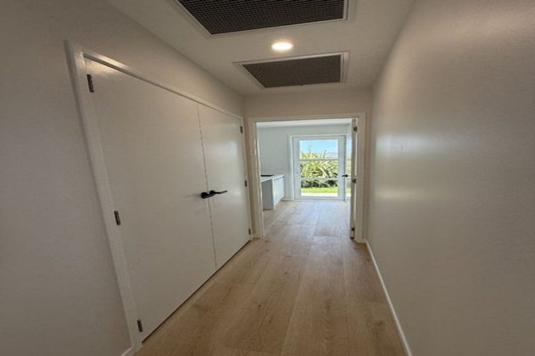 Photo of property in 5 Johnson Place, Stillwater, Silverdale, 0993