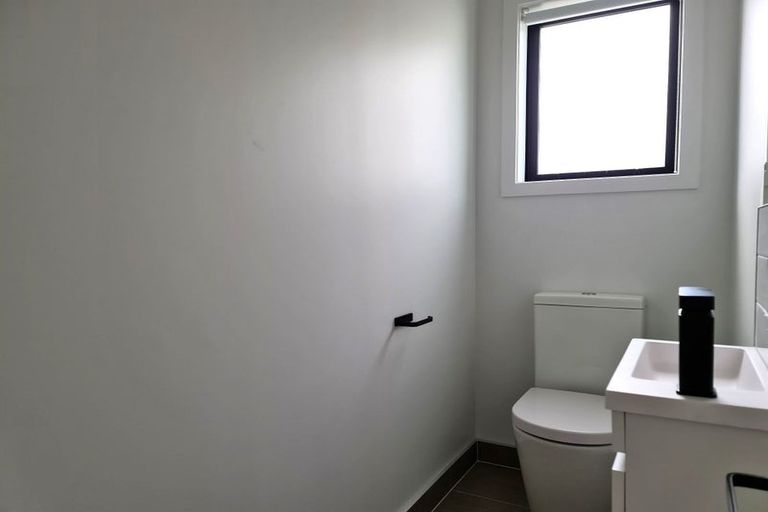 Photo of property in 6 Whakahui Lane, Mangere Bridge, Auckland, 2022