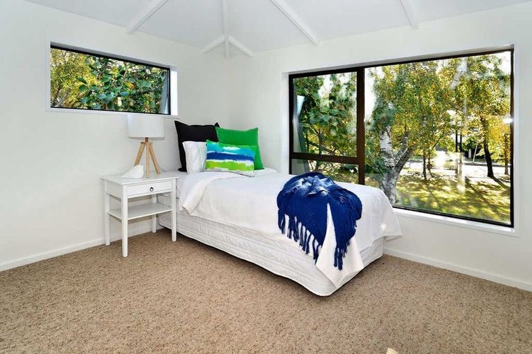 Photo of property in 1/10 Rembrandt Place, Burnside, Christchurch, 8053