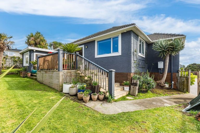 Photo of property in 140 Main Road, Titahi Bay, Porirua, 5022