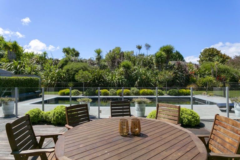 Photo of property in 27 Loch Views Road, Acacia Bay, Taupo, 3385