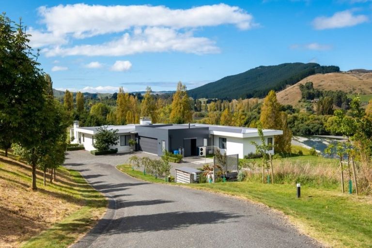 Photo of property in 71 Matangi Road, Tuki Tuki, Havelock North, 4294
