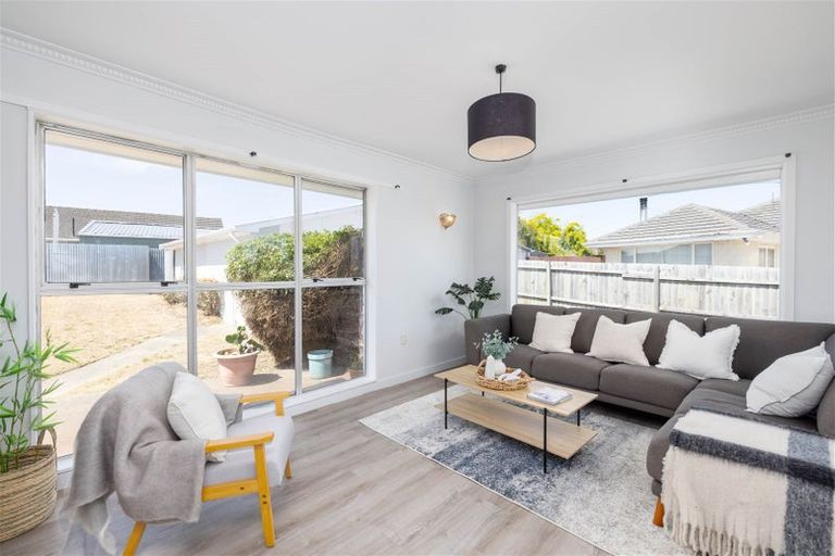 Photo of property in 62 Sandown Crescent, Aranui, Christchurch, 8061