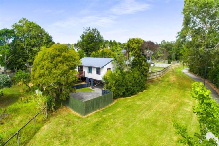 Photo of property in 2/123 Millbrook Road, Sunnyvale, Auckland, 0612