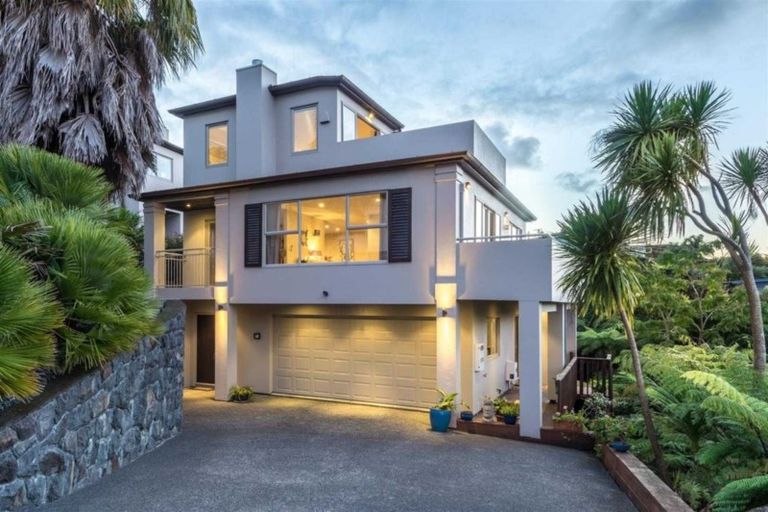 Photo of property in 1/293 East Coast Road, Mairangi Bay, Auckland, 0630