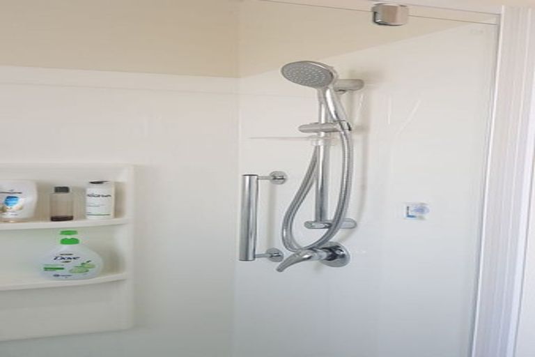 Photo of property in 38a Sunnynook Road, Sunnynook, Auckland, 0620