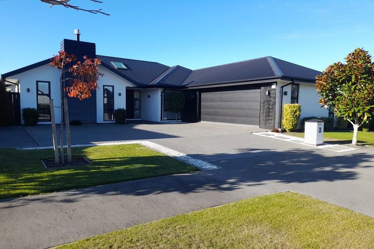 Photo of property in 16 Te Whenu Crescent, Marshland, Christchurch, 8083