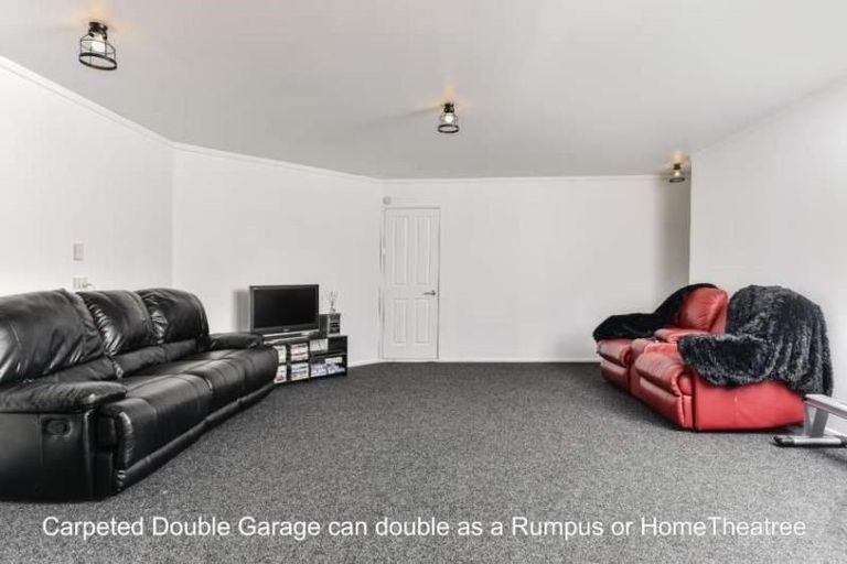 Photo of property in 10 Unsworth Drive, Unsworth Heights, Auckland, 0632