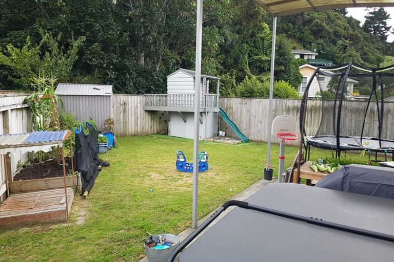 Photo of property in 30 Poppy Watts Grove, Stokes Valley, Lower Hutt, 5019