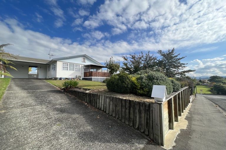 Photo of property in 2 Davidson Crescent, Pahiatua, 4910
