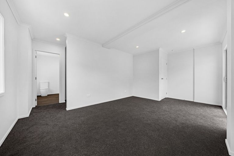Photo of property in 5 Frank Evans Place, Henderson, Auckland, 0610