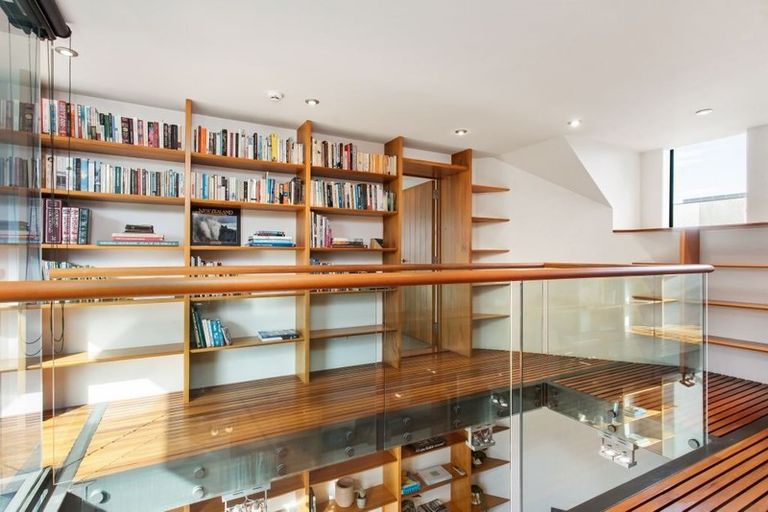 Photo of property in 3 Merivale Lane, Merivale, Christchurch, 8014