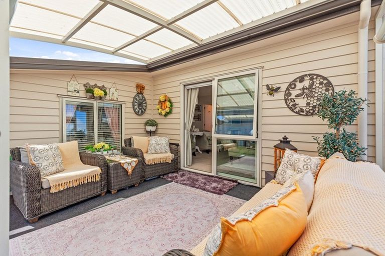 Photo of property in 11 Kamahi Crescent, Papamoa Beach, Papamoa, 3118